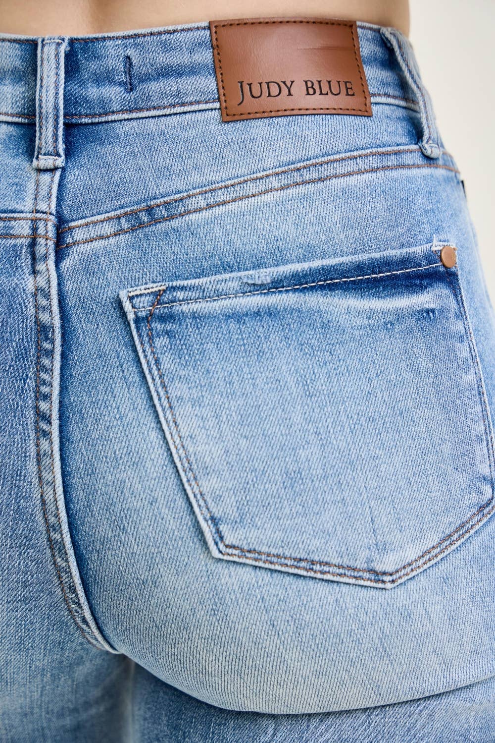 HighWaist Effortless Straight Jean