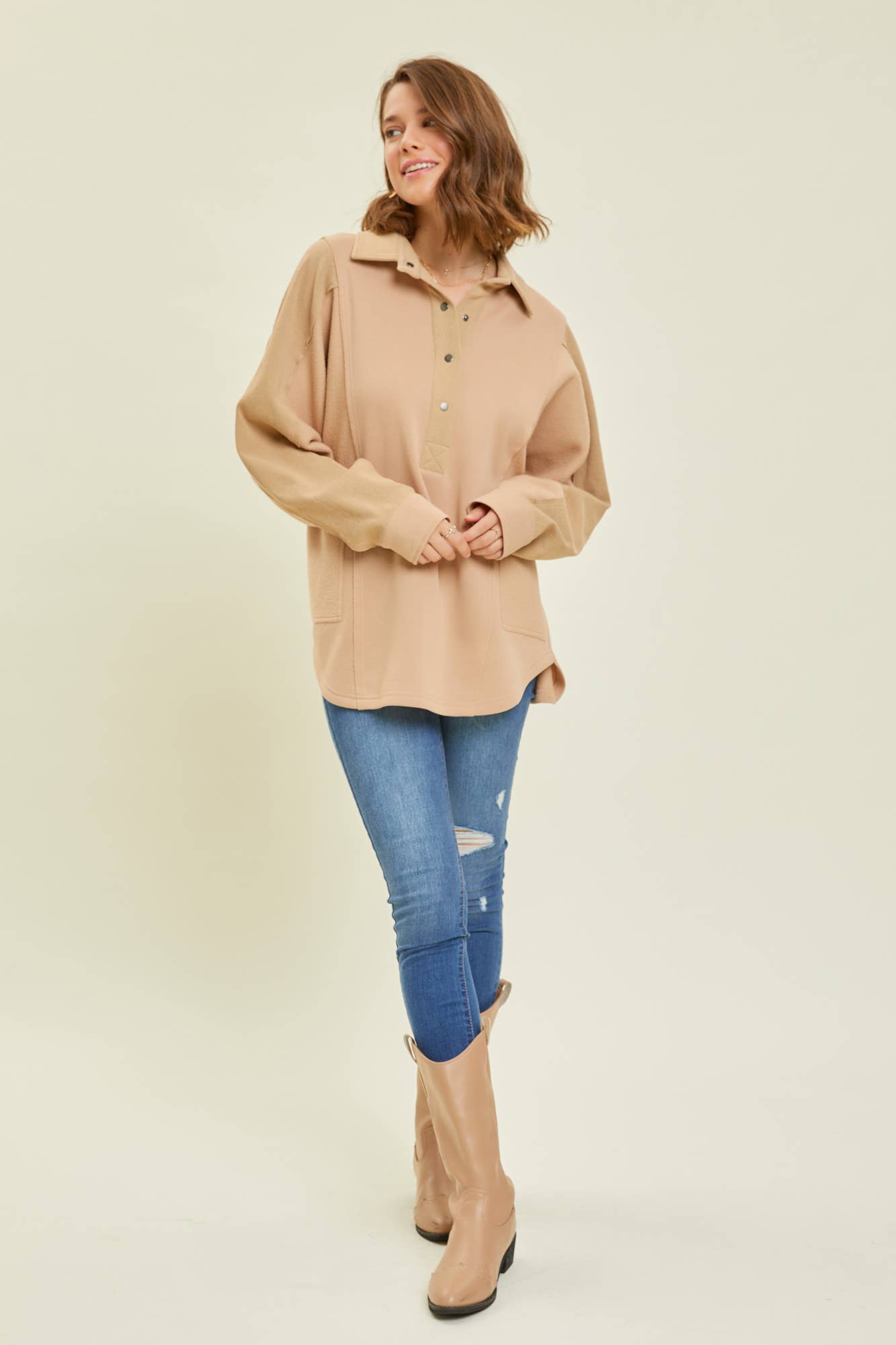 OVERSIZED FLEECE HENLEY PULLOVER: LATTE