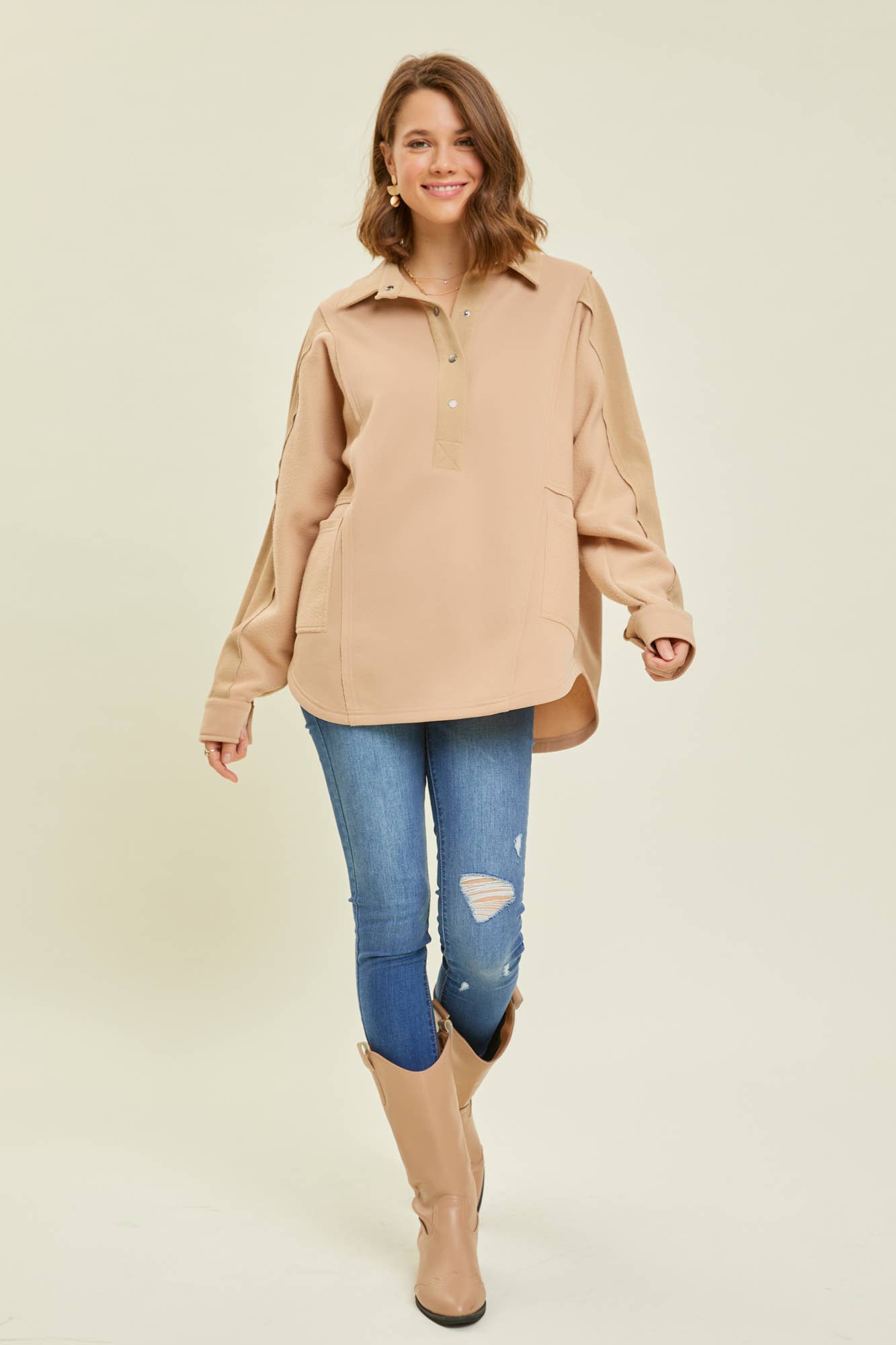 OVERSIZED FLEECE HENLEY PULLOVER: LATTE