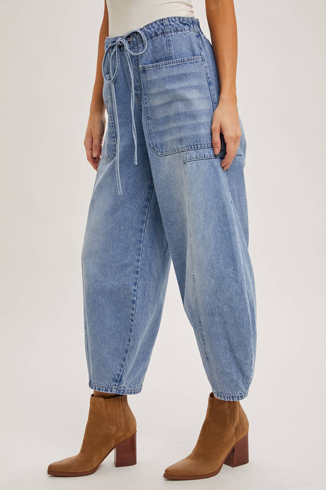 Easy Days Barrel Jeans