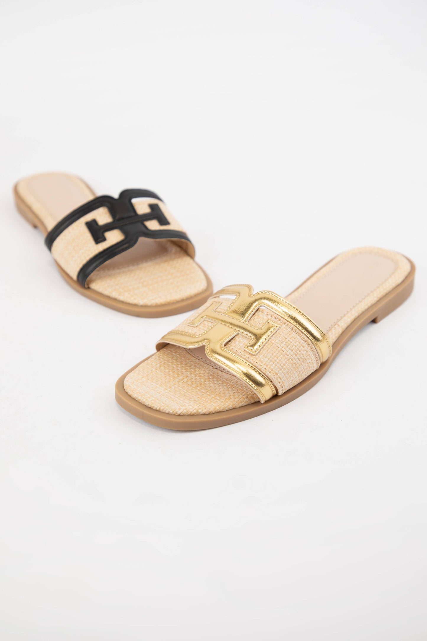 BLACK RAFFIA SANDALS