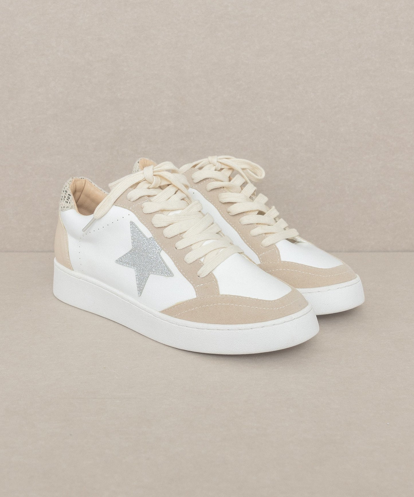 White/Warm Taupe Star Design Sneaker